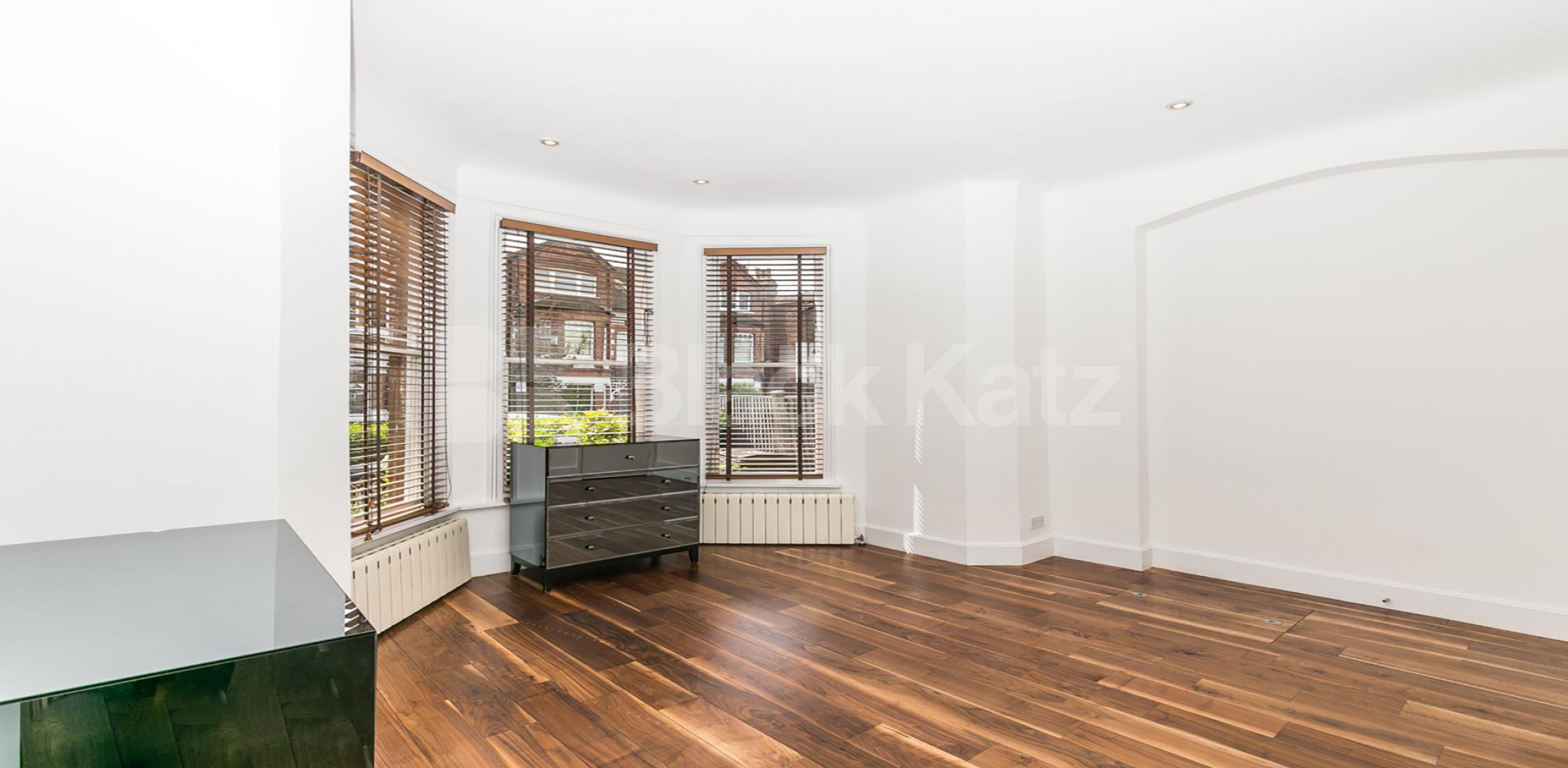 			New Instruction! Private patio and garden flat!, 1 Bedroom, 1 bath, 1 reception Flat			 Talbot Road, Highgate